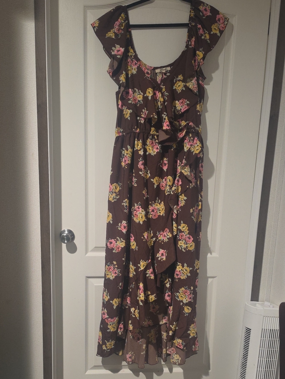 Blush Womans Plus Floral Ruffled Dress Elastic Waistband. Hi-Low Size 2X